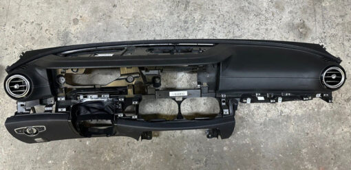 Mercedes W213 dashboard