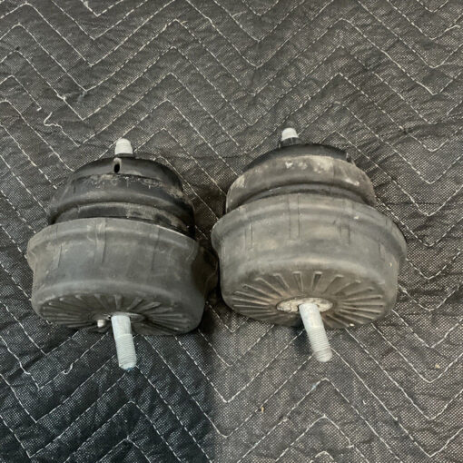 GENESIS 3.8L COUPE ENGINE MOTOR MOUNT
